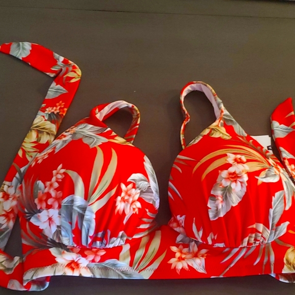 Shade & Shore Other - Bikini top